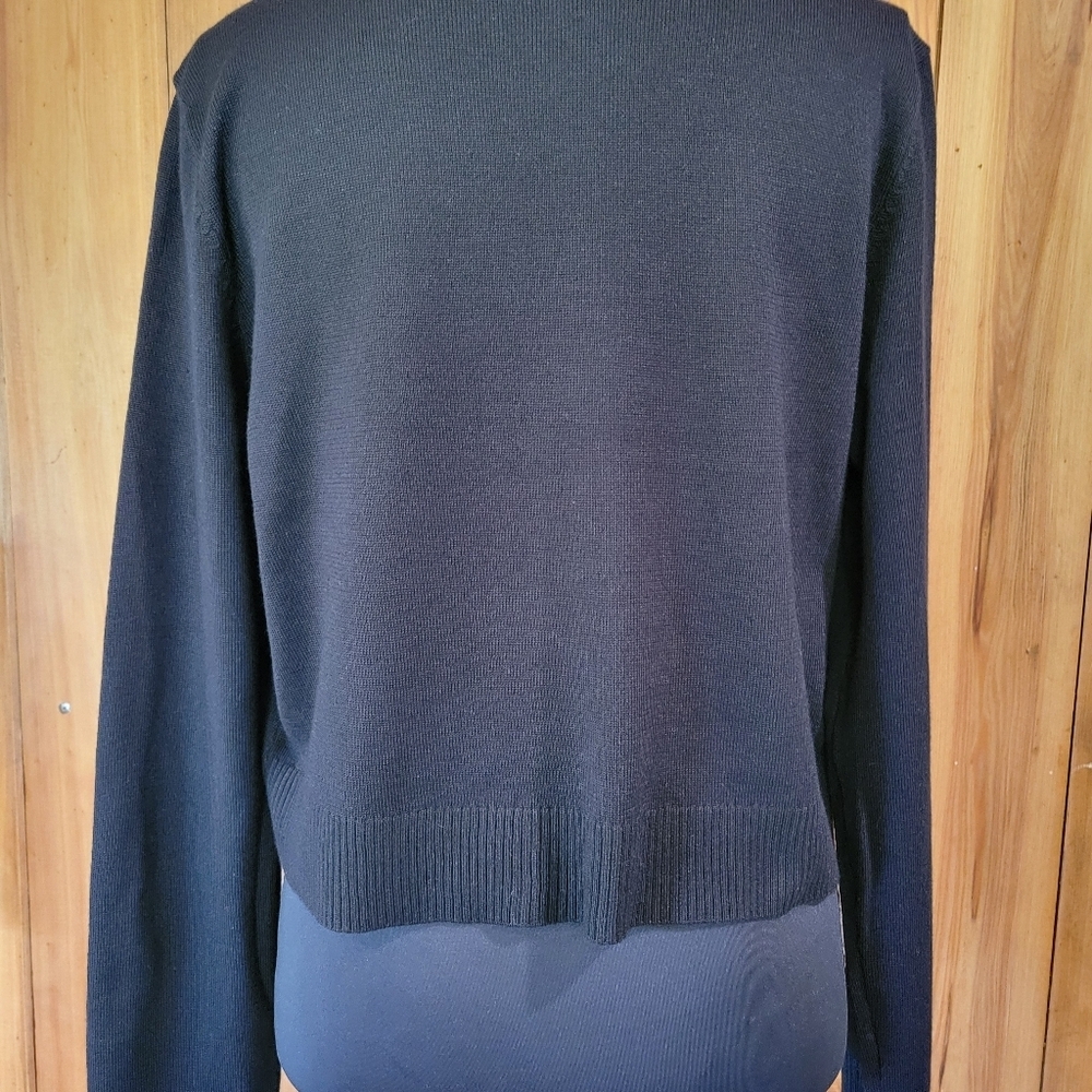 Elegant Black Sweater with White Bow - Picture 7 of 14